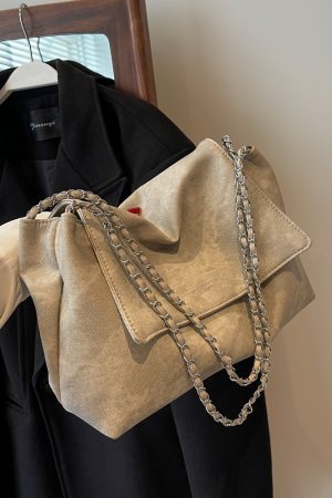 High-End Textured Chain Tote Bag for Women - Versatile Large-Capacity Shoulder Bag for Classes & Fashionable Commuting, 2025
