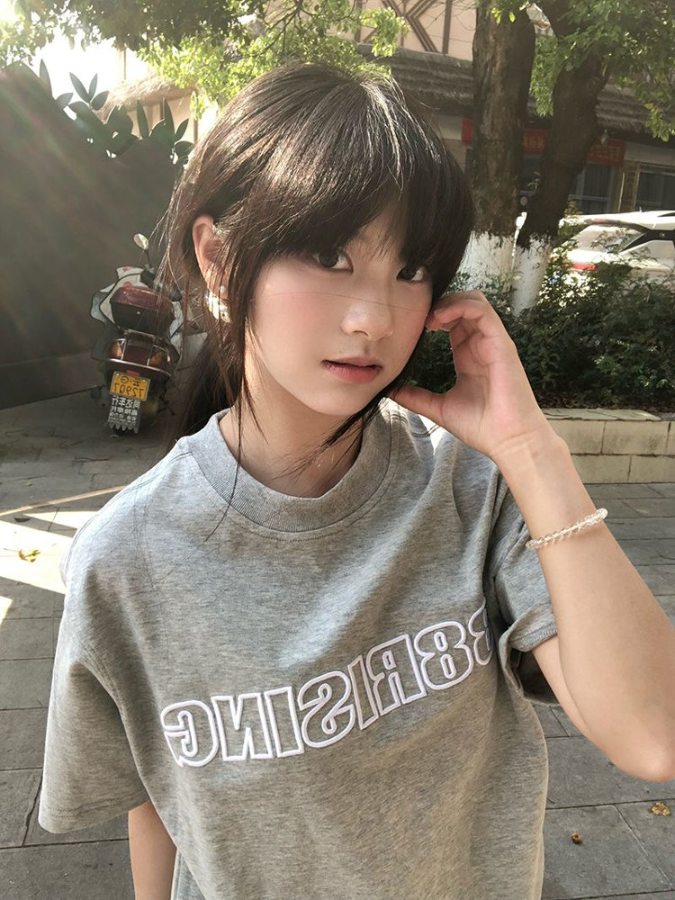 High-End White Embroidered Letter Short Sleeve T-Shirt for Women, Summer 2025 American Style Heavyweight Cotton Top High-End White Embroidered Letter Short Sleeve T-Shirt for Women, Summer 2025 American Style Heavyweight Cotton Top