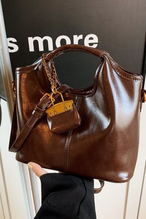 High-End Women's Fashion Handbag - Stylish Versatile Tote Shoulder Crossbody Bag for Autumn/Winter 2025