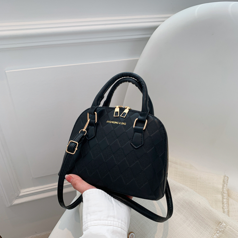 High-End Women's Textured Crossbody Bag - Versatile Retro Commuting Handbag in Niche Shell Design, Trendy 2025 Style High-End Women's Textured Crossbody Bag - Versatile Retro Commuting Handbag in Niche Shell Design, Trendy 2025 Style