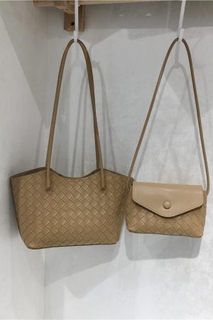 High-End Woven Textured Soft Leather Commuter Shoulder Tote Bag - Versatile Niche Design for Effortless Style