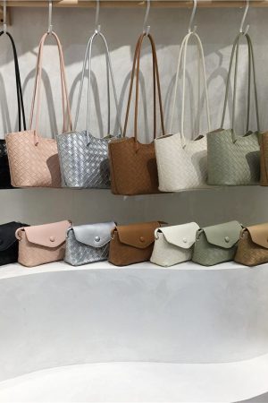 High-End Woven Textured Soft Leather Commuter Shoulder Tote Bag - Versatile Niche Design for Effortless Style