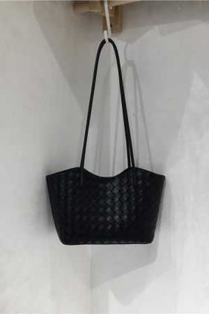 High-End Woven Textured Soft Leather Commuter Shoulder Tote Bag - Versatile Niche Design for Effortless Style