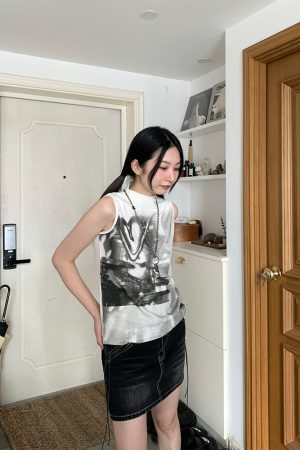 High-Neck Sleeveless Graffiti Tank Top - Trendy Casual Streetwear for Summer, Boho Style, Urban Fashion, 90s Inspired