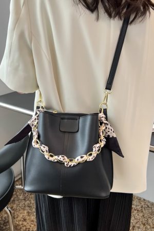 High-Quality Soft Leather Women's Shoulder Bag - Small Fragrant Wind Design, Chain Tote & Crossbody Style, Perfect for Everyday Use