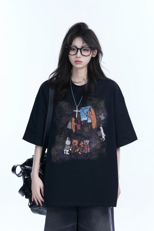 High Street Graffiti Short-Sleeve T-Shirt for Women - Casual Loose-Fit Summer Tee with Sit and Eat Graphic, Trendy Urban Style