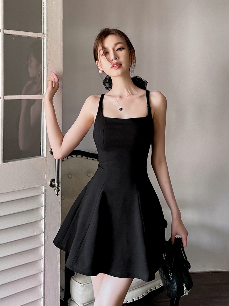 High Waist A-Line Short Skirt for Tall Women - Elegant Spring Summer Dress with Square Neck and Spaghetti Straps, Slimming Fit High Waist A-Line Short Skirt for Tall Women - Elegant Spring Summer Dress with Square Neck and Spaghetti Straps, Slimming Fit