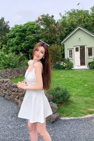 High Waist A-Line Short Skirt for Tall Women - Elegant Spring Summer Dress with Square Neck and Spaghetti Straps, Slimming Fit