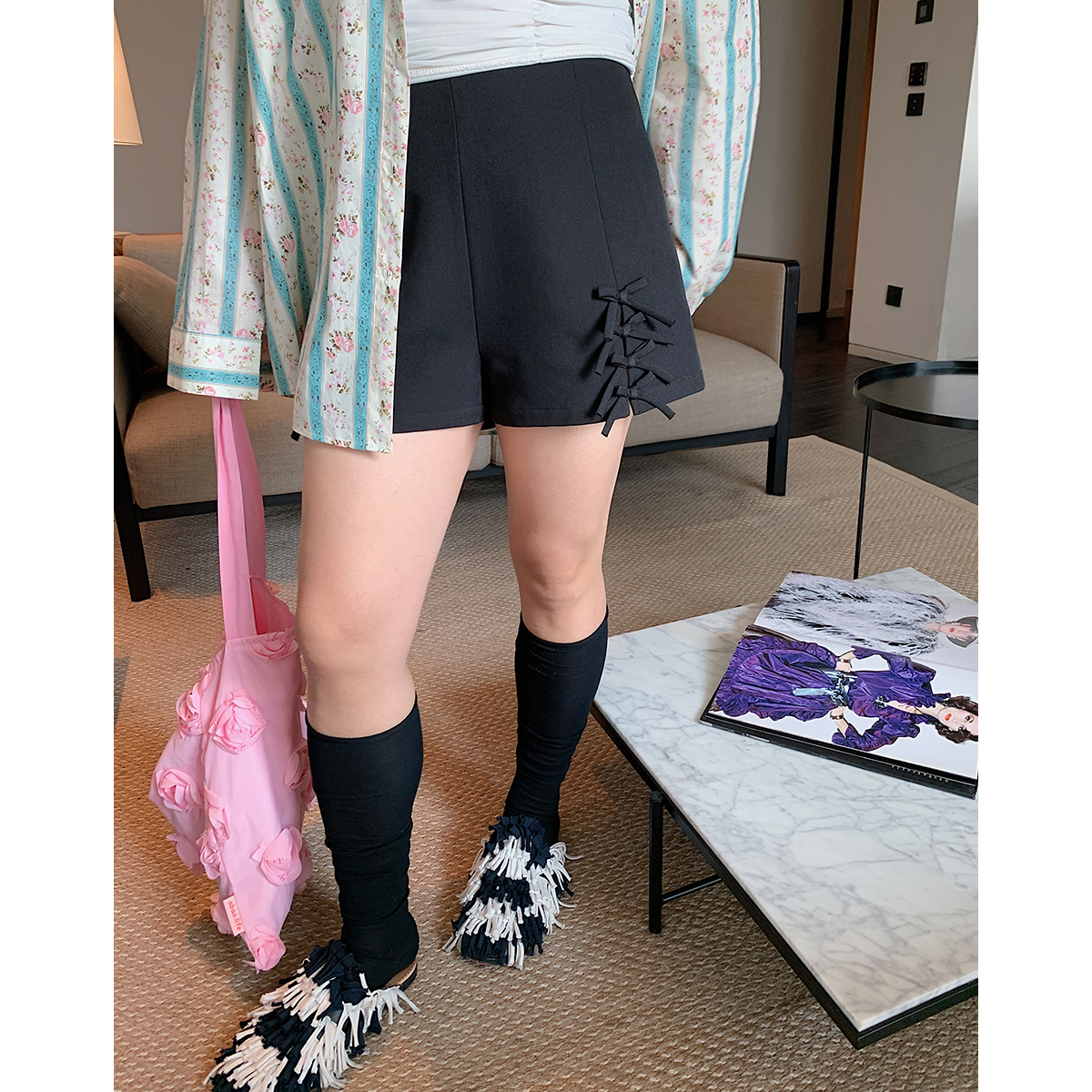 High Waist Casual Loose Black Shorts with Gold Butterfly Knot Cutout for Women - Spring/Summer 2025 Fashion Trend High Waist Casual Loose Black Shorts with Gold Butterfly Knot Cutout for Women - Spring/Summer 2025 Fashion Trend