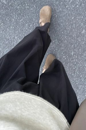 High-Waisted Black Plus Size Balloon Pants for Women - Casual Wide-Leg Nine-Point Trousers for Summer Style