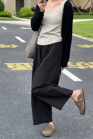 High-Waisted Black Plus Size Balloon Pants for Women - Casual Wide-Leg Nine-Point Trousers for Summer Style