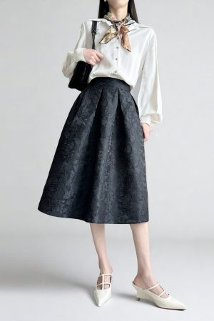High-Waisted Black Vintage Jacquard Puff Skirt - Women's A-Line Half Skirt in Elegant Chinese Style, Slimming Design for a Chic Look