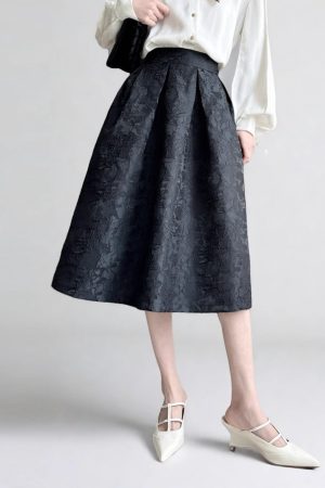 High-Waisted Black Vintage Jacquard Puff Skirt - Women's A-Line Half Skirt in Elegant Chinese Style, Slimming Design for a Chic Look
