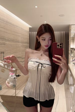 High-Waisted Denim Shorts for Women - Natural Voluptuous Fit, Casual Summer Style, Trendy 90s Vibes