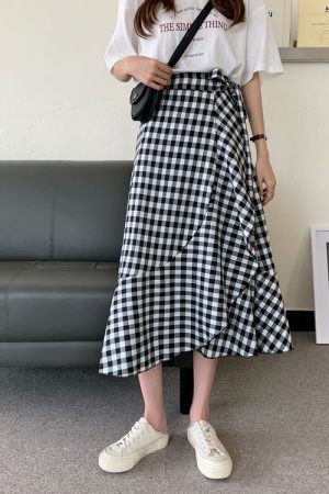 High-Waisted Irregular A-Line Plaid Skirt for Women with Curvy Hips and Thighs - Summer Fashion Essential