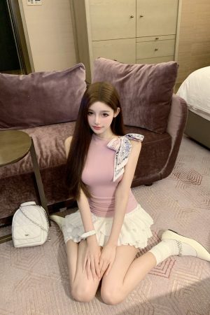 High-Waisted Pleated Short Skirt for Women - Slimming White Cake Skirt, Y2K Internet Celebrity Style