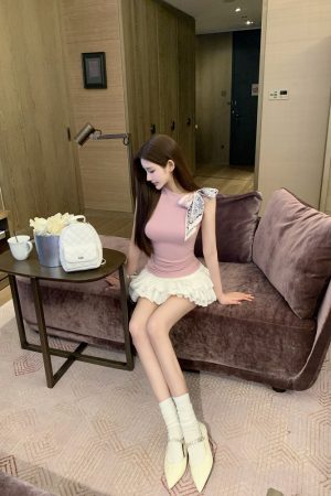 High-Waisted Pleated Short Skirt for Women - Slimming White Cake Skirt, Y2K Internet Celebrity Style