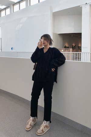 High-Waisted Plus-Size Ripped Straight-Leg Black Jeans, Stretchy Slimming Nine-Point Tapered Pants for Versatile Y2K Style