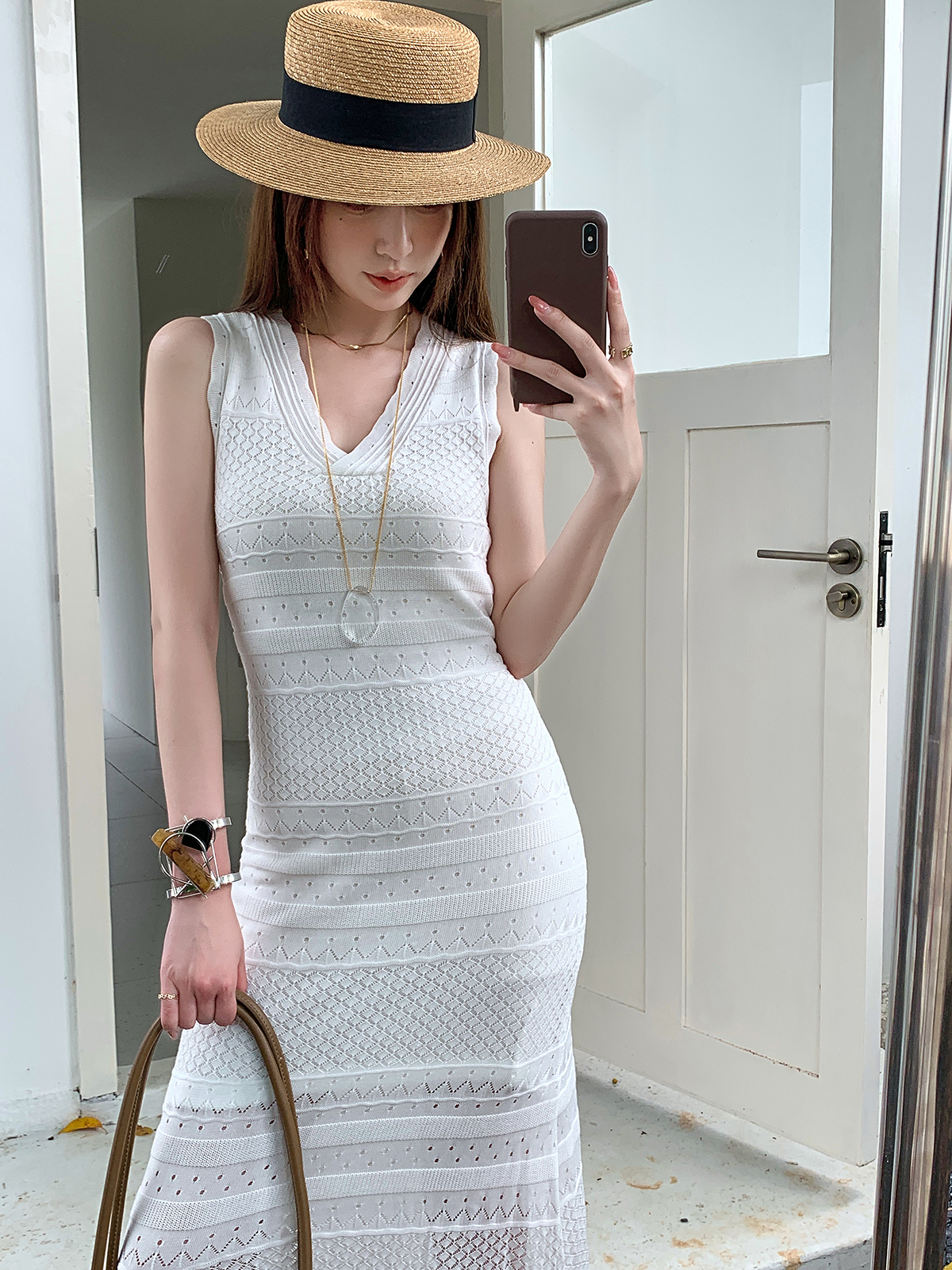 High-Waisted V-Neck Tencel Knit Hollow Dress - Slim Fit Long Skirt for Women, Perfect for Spring and Summer Style High-Waisted V-Neck Tencel Knit Hollow Dress - Slim Fit Long Skirt for Women, Perfect for Spring and Summer Style