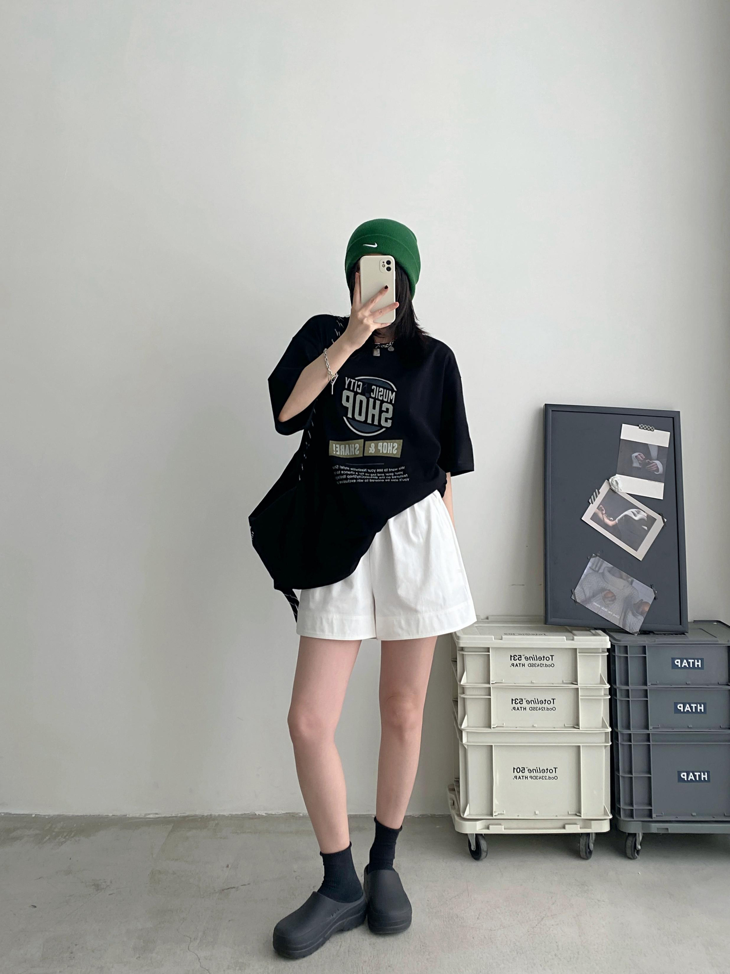 High-Waisted White Casual Shorts for Women - Minimalist Loose Elastic Waist, Slimming Sun Grapefruit Style, Versatile Summer Fashion High-Waisted White Casual Shorts for Women - Minimalist Loose Elastic Waist, Slimming Sun Grapefruit Style, Versatile Summer Fashion