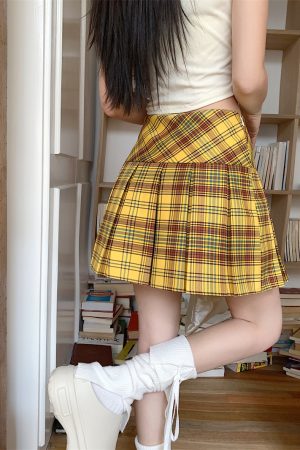 High-Waisted Yellow Plaid Pleated Skirt for Women - Slimming Checkered A-Line Half Skirt in JK Style for Petite Fashion