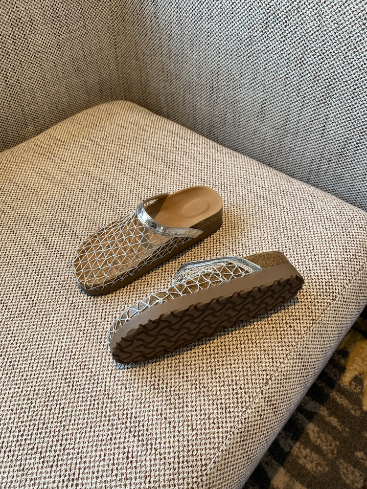 Hollow Thick-Soled Slip-On Sandals for Women - Fishing Net Bag Head, Summer 2025 Outdoor Style Hollow Thick-Soled Slip-On Sandals for Women - Fishing Net Bag Head, Summer 2025 Outdoor Style