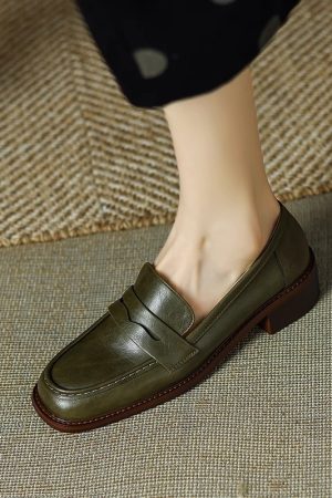 Italian-Style Genuine Leather Round-Toe Loafers - Thick-Soled Autumn Shoes for Skirts - Chic & Stylish Footwear