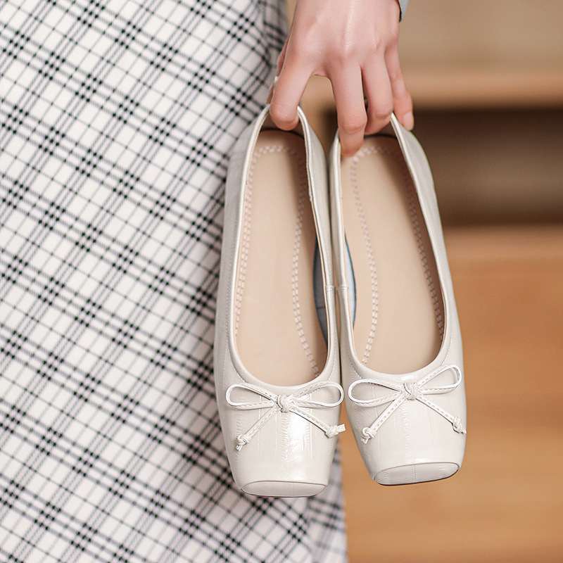 Italian-Style Soft-Soled Shoes with French Bow and Square Toe - Comfortable 2 cm Heels for Effortless All-Day Wear Italian-Style Soft-Soled Shoes with French Bow and Square Toe - Comfortable 2 cm Heels for Effortless All-Day Wear