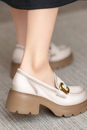 Italian-Style Soft-Soled Shoes with Metal Details â€“ Comfortable Leather Footwear for All-Day Wear