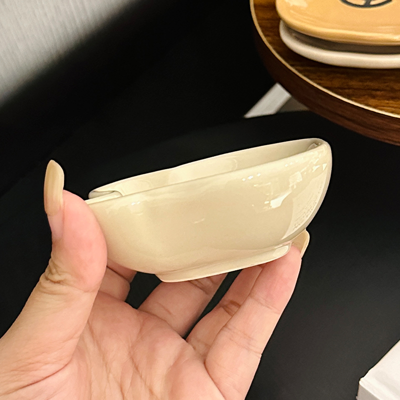 Japanese Mini Ceramic Snack Plates Set - Cute Soy Sauce & Vinegar Dipping Dishes for Sushi and Hot Pot - Perfect Home Use Decor Japanese Mini Ceramic Snack Plates Set - Cute Soy Sauce & Vinegar Dipping Dishes for Sushi and Hot Pot - Perfect Home Use Decor