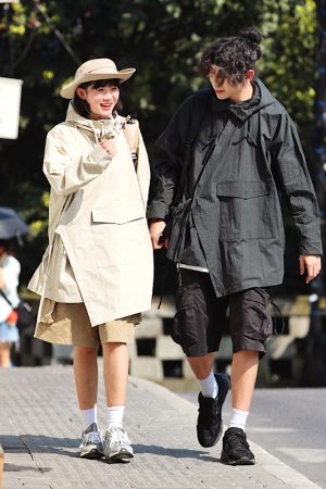 Japanese Retro Loose Mountain-Style Hooded Sun Protection Jacket with Irregular Buckle and Drawstring - Trendy Outdoor Climbing Coat