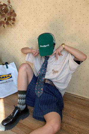 Japanese Retro Vertical Striped Short Sleeve Shirt for Summer - Versatile Hong Kong Style Couple's Half Sleeve Lazy Shirt