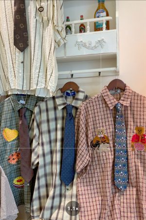 Japanese Retro Wide Bow Tie with Trendy Cartoon Print - Handmade Vintage Casual Korean Style Accessory