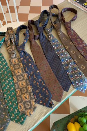 Japanese Retro Wide Bow Tie with Trendy Cartoon Print - Handmade Vintage Casual Korean Style Accessory