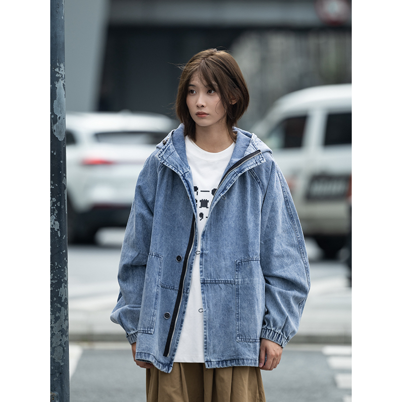 Japanese Retro Workwear Hoodie Jacket for Men - Loose Fit Denim Outerwear for Early Autumn Japanese Retro Workwear Hoodie Jacket for Men - Loose Fit Denim Outerwear for Early Autumn