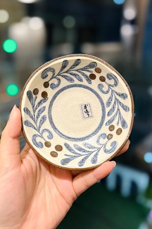 Japanese-Style 4.5-Inch Ceramic Sushi Plate - Retro Distressed Coarse Pottery for Dipping Sauce, Seasoning, and Hot Pot