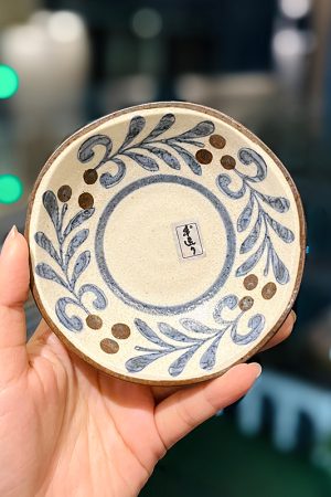 Japanese-Style 4.5-Inch Ceramic Sushi Plate - Retro Distressed Coarse Pottery for Dipping Sauce, Seasoning, and Hot Pot