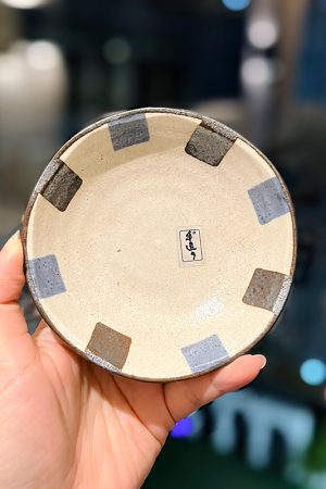 Japanese-Style 4.5-Inch Ceramic Sushi Plate - Retro Distressed Coarse Pottery for Dipping Sauce, Seasoning, and Hot Pot