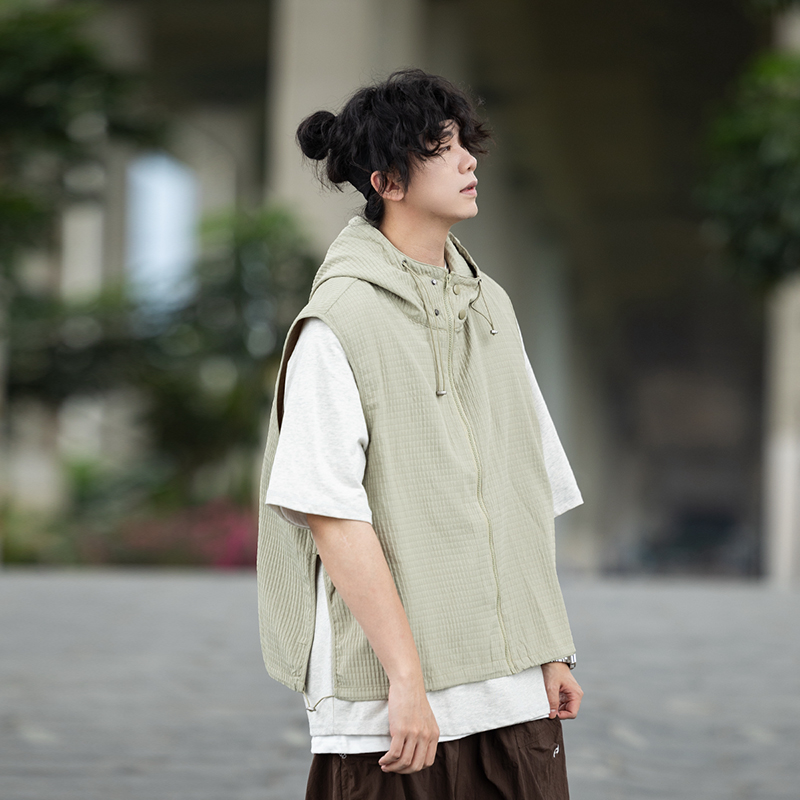 Japanese-Style Loose-Fitting Hooded Vest for Men - Casual Sleeveless Coat, Thin and Versatile for Y2K Fashion Japanese-Style Loose-Fitting Hooded Vest for Men - Casual Sleeveless Coat, Thin and Versatile for Y2K Fashion