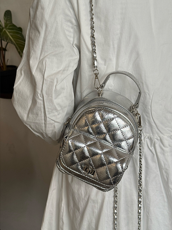 Japanese-Style Mini Backpack with High-End Quilted Chain Design, Unique Fashion Accessory for Trendy Styles Japanese-Style Mini Backpack with High-End Quilted Chain Design, Unique Fashion Accessory for Trendy Styles