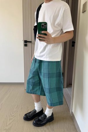 Japanese-Style Retro Blue Check Loose Shorts for Men and Women - Summer High Street Casual Five-Point Shorts, Couples' Versatile Fashion