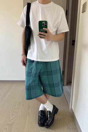 Japanese-Style Retro Blue Check Loose Shorts for Men and Women - Summer High Street Casual Five-Point Shorts, Couples' Versatile Fashion