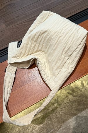 Japanese-Style Single-Shoulder Canvas Tote Bag for Women, Large-Capacity Wrinkled Design, Perfect for Class and Commuting