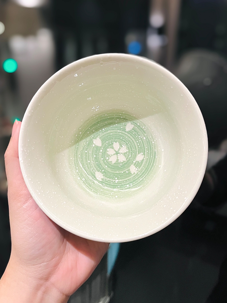 Japanese-Style Underglaze Ceramic Rice Bowl, 5-Inch Aesthetic Dining Bowl for High-End Home Use Japanese-Style Underglaze Ceramic Rice Bowl, 5-Inch Aesthetic Dining Bowl for High-End Home Use