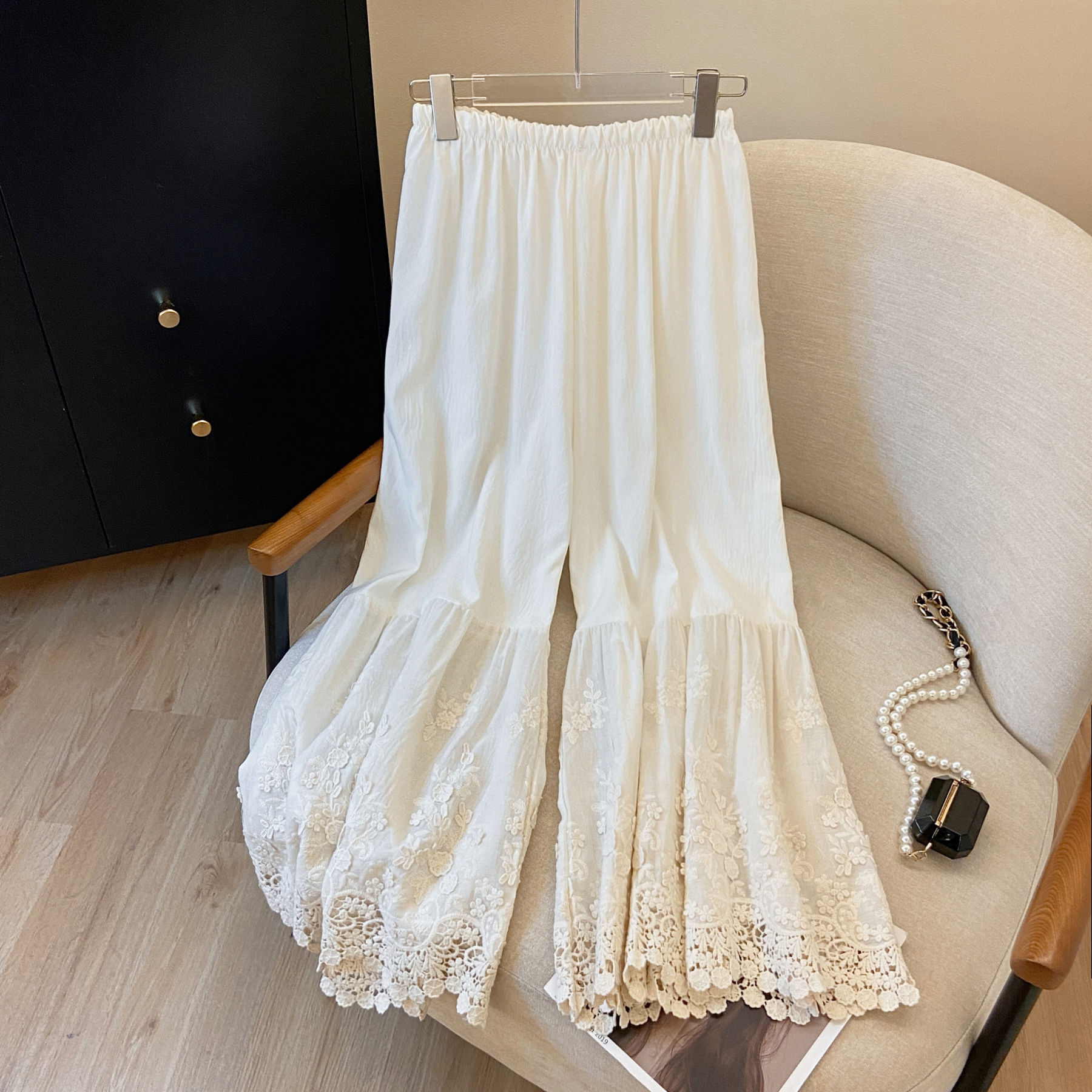 Japanese-Style Wide-Leg Pants for Women, Elegant Artistic Design with Elastic Waist and Layered Water-Soluble Lace Trim, Nine-Point Length Japanese-Style Wide-Leg Pants for Women, Elegant Artistic Design with Elastic Waist and Layered Water-Soluble Lace Trim, Nine-Point Length