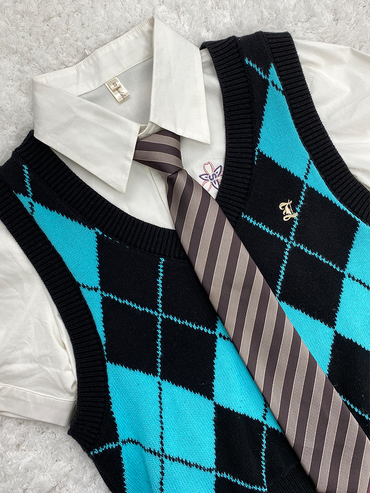 JK Uniform Pudding Bear Set - Plaid Skirt, DK Striped Tie, Decorative Bow Tie, Japanese Style, Cute Girls' College Outfit JK Uniform Pudding Bear Set - Plaid Skirt, DK Striped Tie, Decorative Bow Tie, Japanese Style, Cute Girls' College Outfit