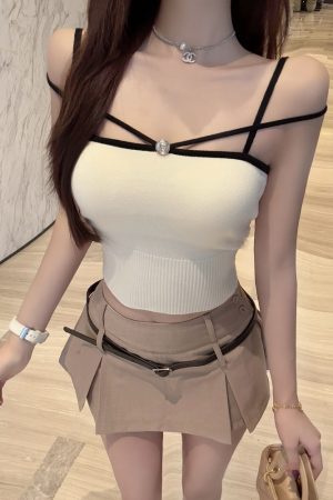 Knitted Slim-Fit Vest - Luna Lona 221 Pure Desire Design, Trendy Layering Piece for Chic Outfits