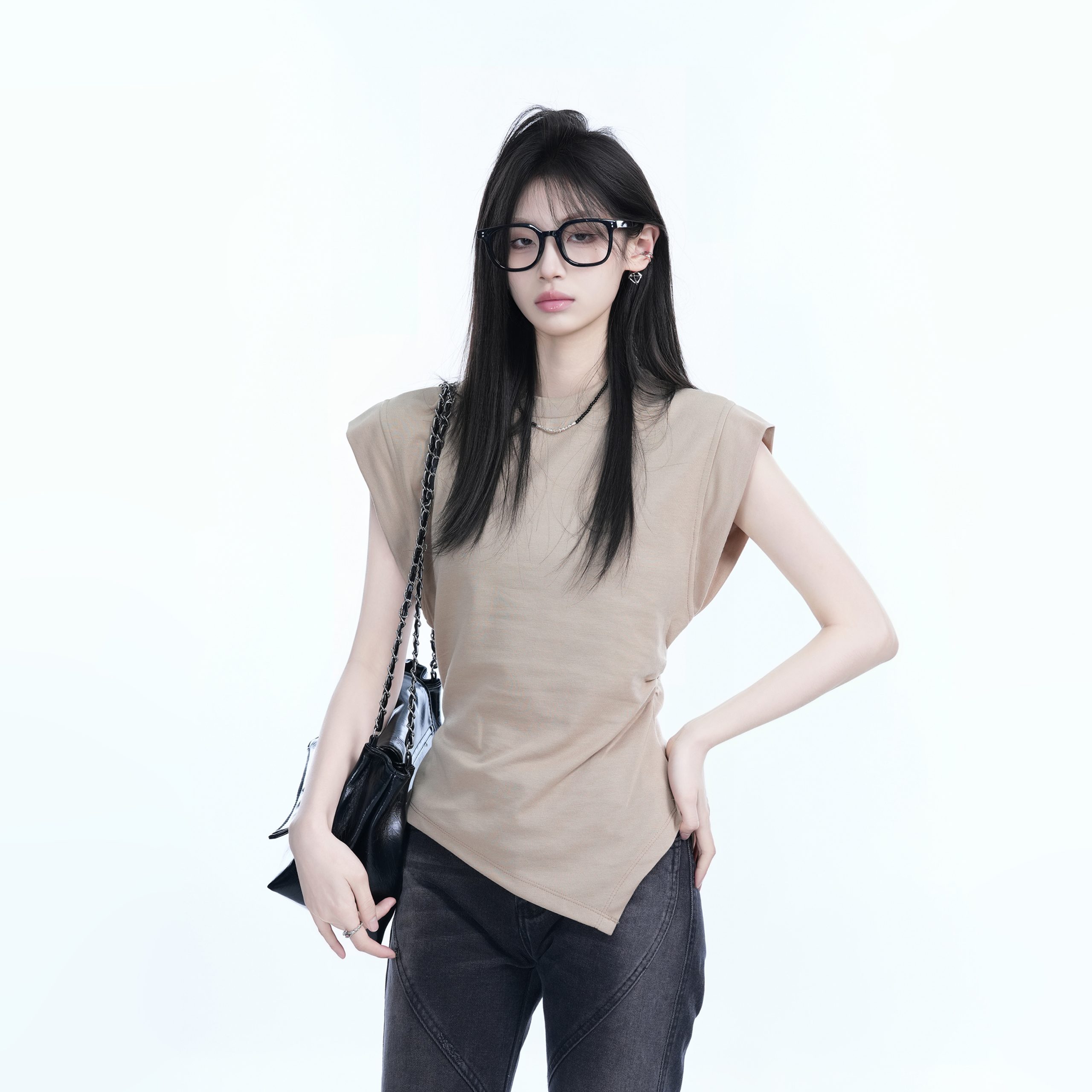 Korean High-End Sleeveless T-Shirt for Women, Slim Fit with Irregular Hem, Trendy Design - Perfect for Casual Chic Looks Korean High-End Sleeveless T-Shirt for Women, Slim Fit with Irregular Hem, Trendy Design - Perfect for Casual Chic Looks