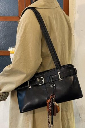 Korean Retro Underarm Baguette Bag for Women - Versatile Commuting Shoulder Bag with High-End Keychain, Stylish Motorcycle Accessory