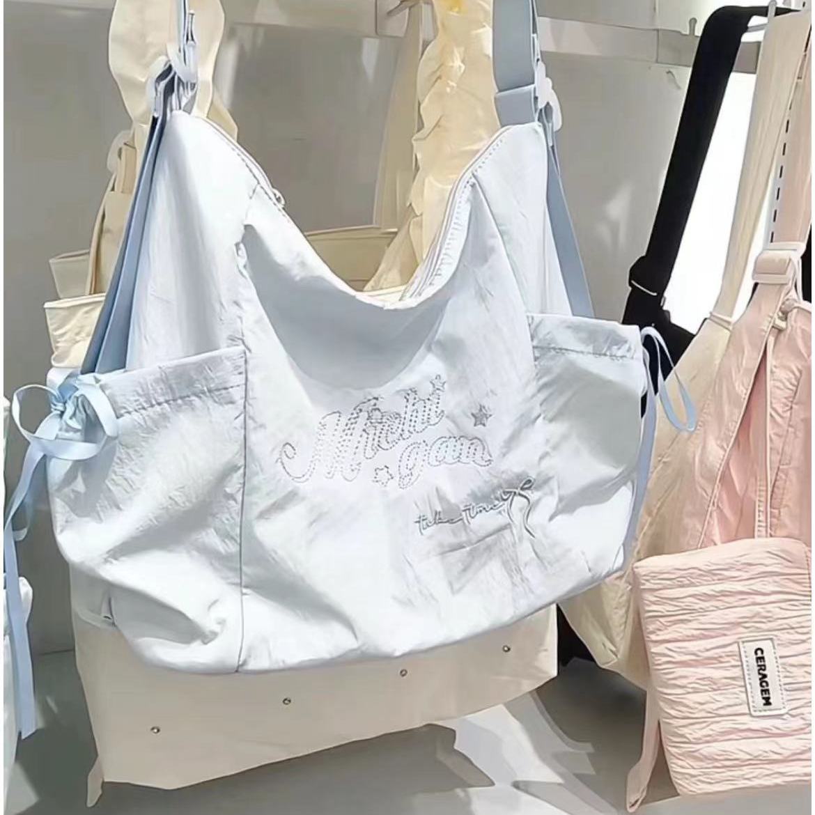 Korean Style 2025 Summer Sweet Underarm Tote Bag with Lettering, Large Capacity Versatile Shoulder Handbag for Everyday Use Korean Style 2025 Summer Sweet Underarm Tote Bag with Lettering, Large Capacity Versatile Shoulder Handbag for Everyday Use